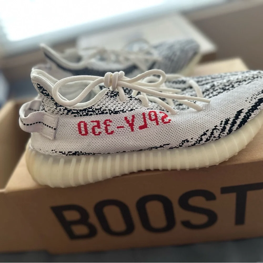 Adidas Kids or Women Yeezy Boost 350 V2 - White and Black - Picture 3 of 7